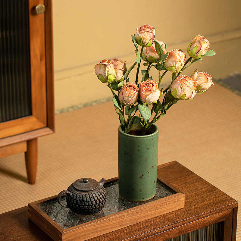花器 · Kaki (Vessel)
