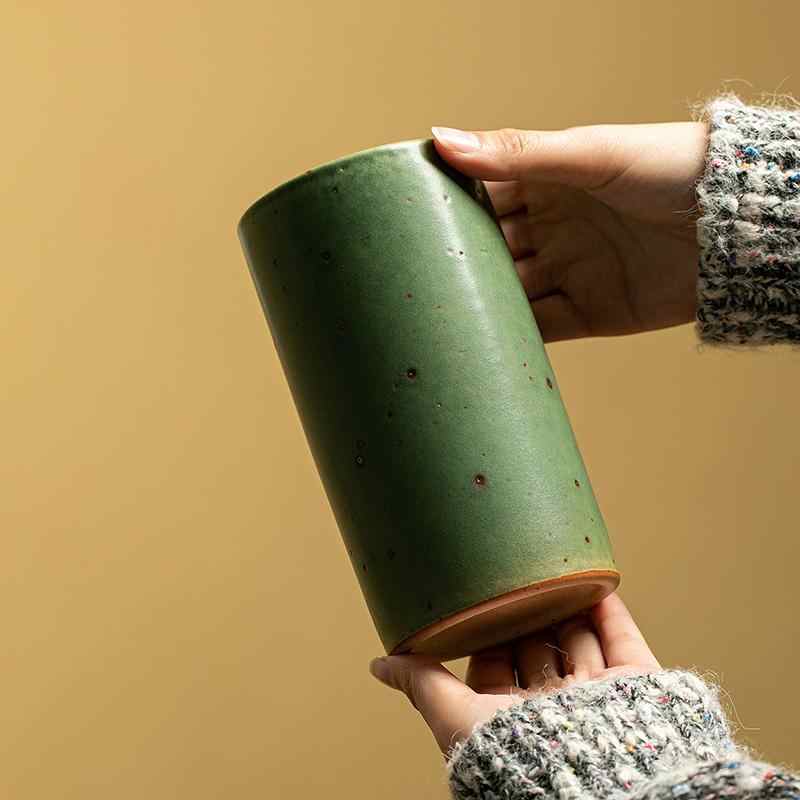 花器 · Kaki (Vessel)